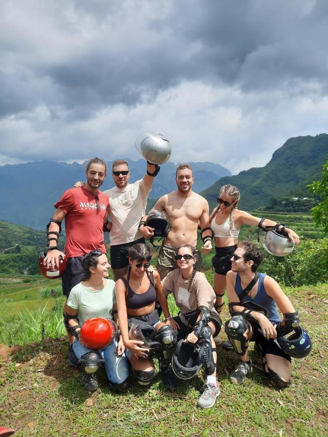 Hg Hostel Provide Tours & Motorbikes 하 기앙 외부 사진